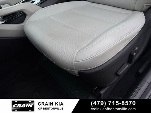 Certified 2024 Kia Telluride S w/ S Sunroof Package AWD/4WD image 22