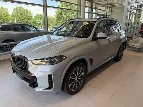 New 2026 BMW X5 xDrive40i AWD/4WD image 3