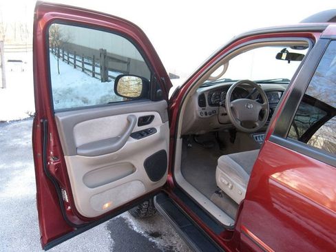 Used 2006 Toyota Sequoia SR5 image 17