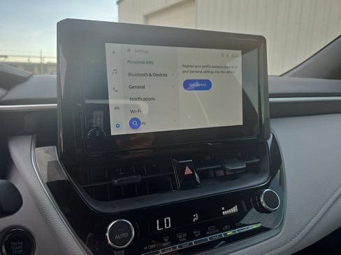Used 2025 Toyota Corolla SE FWD image 18