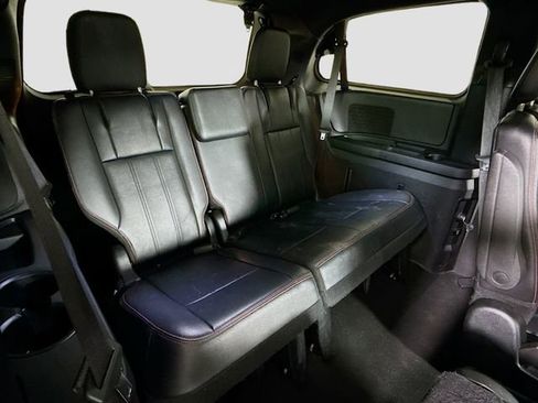 Used 2018 Dodge Grand Caravan GT image 25
