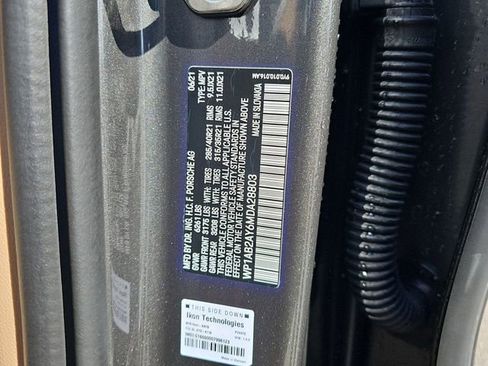 Used 2021 Porsche Cayenne S image 34