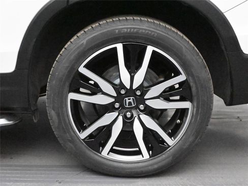 Used 2024 Cadillac XT4 Sport image 7