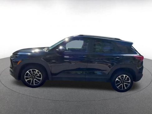 Used 2025 Chevrolet TrailBlazer LT image 9