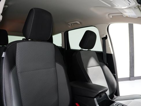 Used 2019 Ford Escape SE image 14