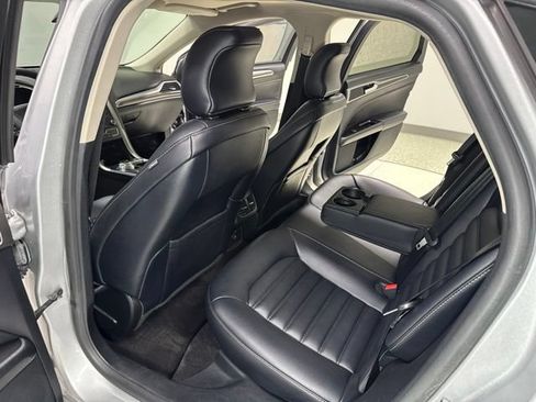 Used 2019 Ford Fusion SEL FWD image 22