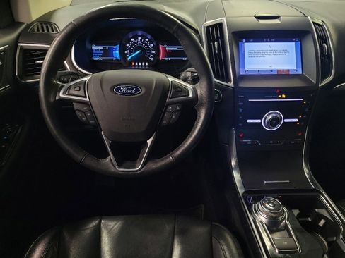 Used 2019 Ford Edge Titanium image 22