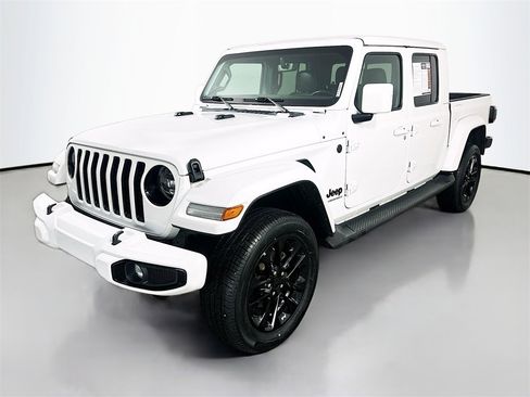 Used 2023 Jeep Gladiator Overland image 3