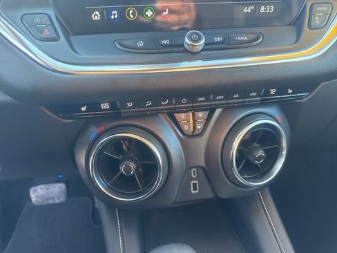 Used 2025 Chevrolet Blazer LT image 21