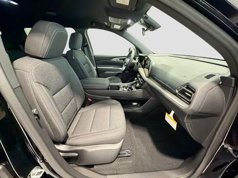 New 2026 Chevrolet Traverse LT FWD image 24