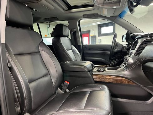 Used 2020 Chevrolet Suburban LT image 11