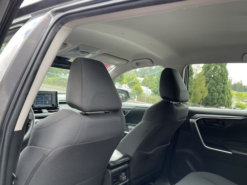 Certified 2022 Toyota RAV4 LE AWD/4WD image 14