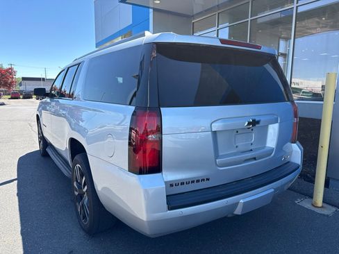 Used 2019 Chevrolet Suburban LT w/ RST Edition AWD/4WD image 8