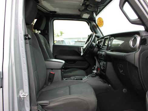 Used 2020 Jeep Wrangler Unlimited Sahara AWD/4WD image 26