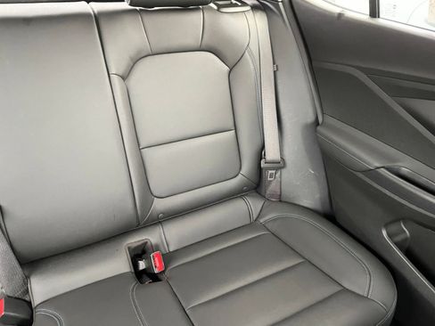 Used 2025 Buick Envista Sport Touring image 36