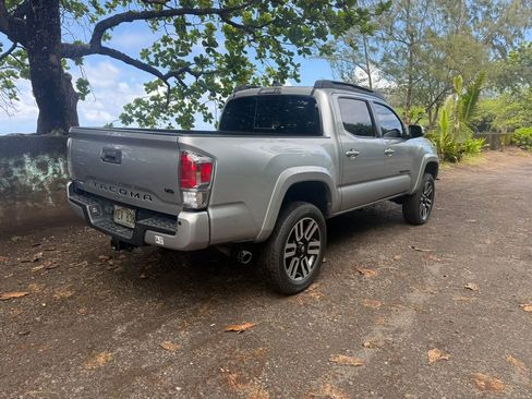 Used 2022 Toyota Tacoma TRD Sport AWD/4WD image 9