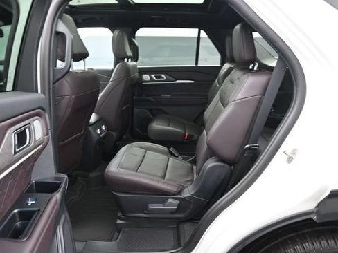 Certified 2025 Ford Explorer Platinum w/ Ultimate Package AWD/4WD image 22