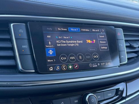 Used 2024 Buick Enclave Essence w/ Technology Package image 15