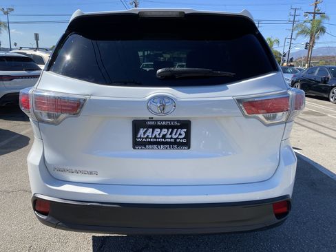 Used 2016 Toyota Highlander LE FWD image 10