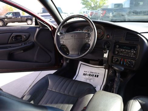Used 2000 Chevrolet Monte Carlo SS w/ Preferred Equipment Group FWD image 18