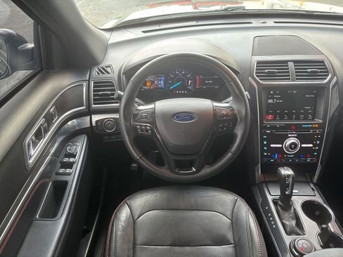 Used 2018 Ford Explorer Sport w/ Equipment Group 401A AWD/4WD image 3