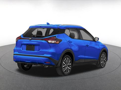 Used 2024 Nissan Kicks SV FWD image 2