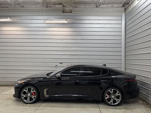 Used 2018 Kia Stinger GT2 image 7