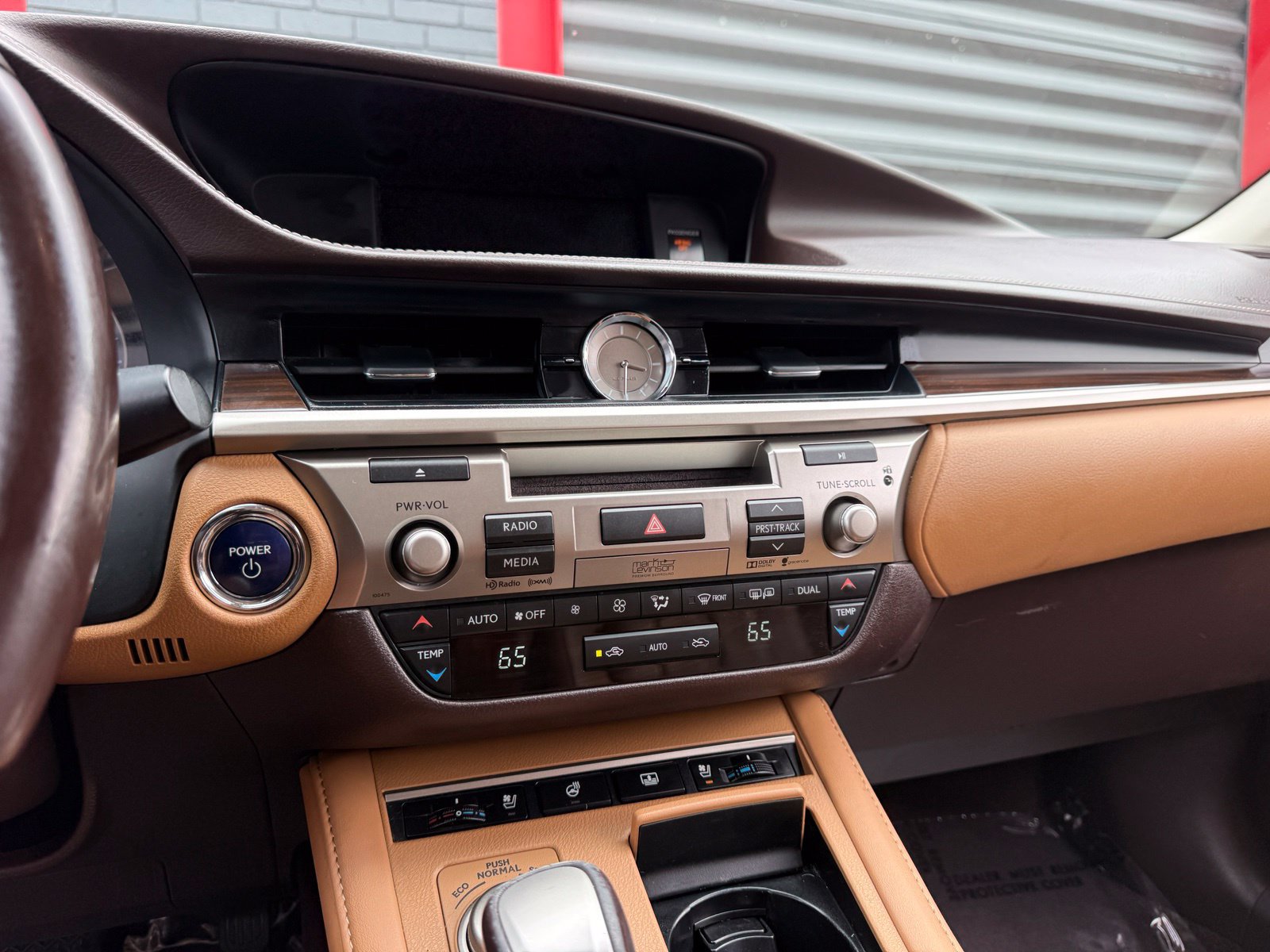 Used 2016 Lexus ES 300h w/ Ultra Luxury Package FWD image 41