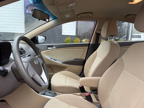 Used 2013 Hyundai Accent GLS image 12