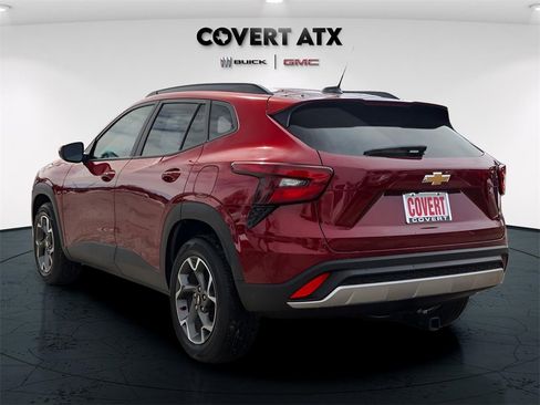 Used 2024 Chevrolet Trax LT w/ Driver Confidence Package image 6