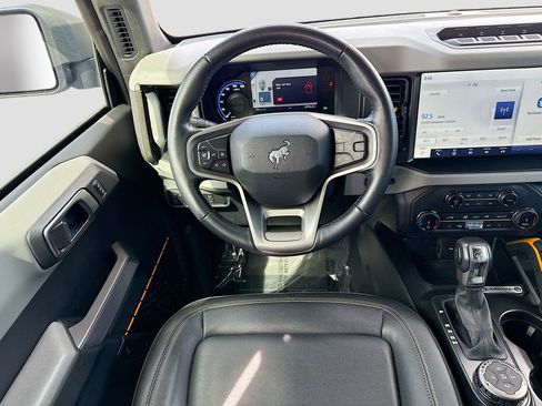 Certified 2022 Ford Bronco Badlands w/ Sasquatch Package AWD/4WD image 19
