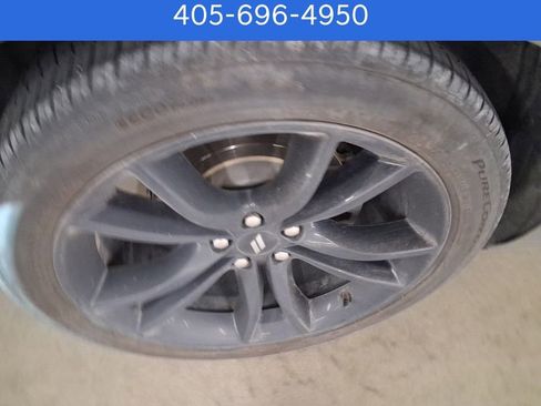 Used 2017 Dodge Challenger SXT Plus image 8