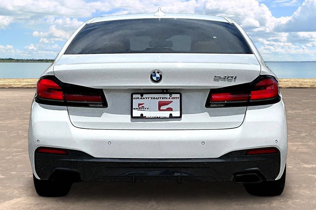 Used 2021 BMW 540i w/ M Sport Package RWD image 5