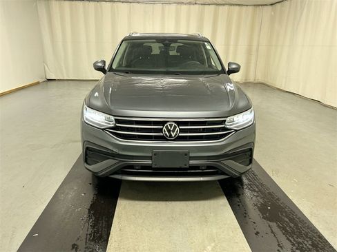 Used 2022 Volkswagen Tiguan SE image 3