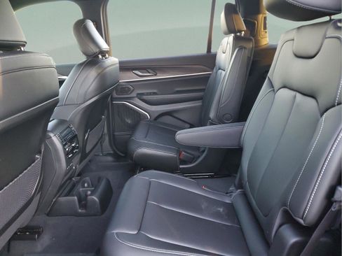 New 2026 Jeep Grand Cherokee L Limited image 7