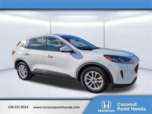Used 2020 Ford Escape SE image 1