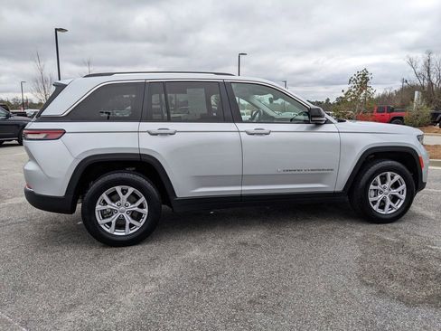 Used 2022 Jeep Grand Cherokee Limited image 22