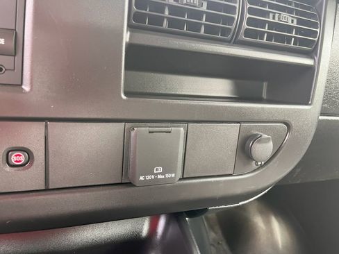 Used 2023 Chevrolet Express 2500 Extended image 22