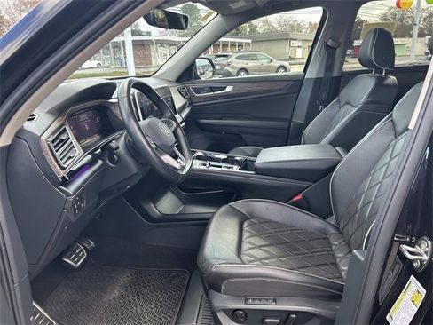 Used 2024 Volkswagen Atlas SEL Premium R-Line image 12