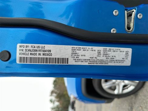 Used 2024 Jeep Compass Latitude image 30