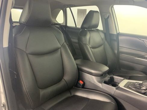 Used 2022 Toyota RAV4 XLE image 26