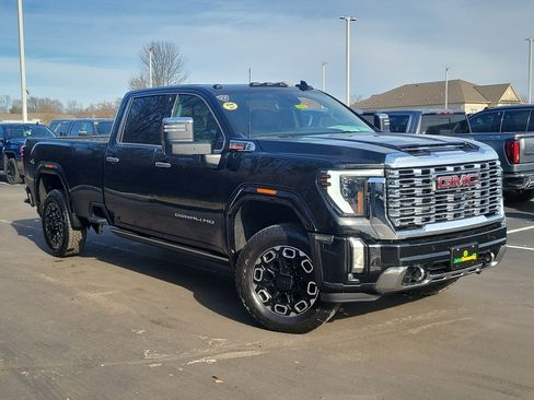 Used 2024 GMC Sierra 3500 Denali w/ Denali Reserve Package image 28