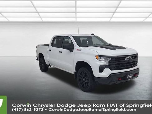 Used 2024 Chevrolet Silverado 1500 LT Trail Boss w/ Convenience Package II image 3