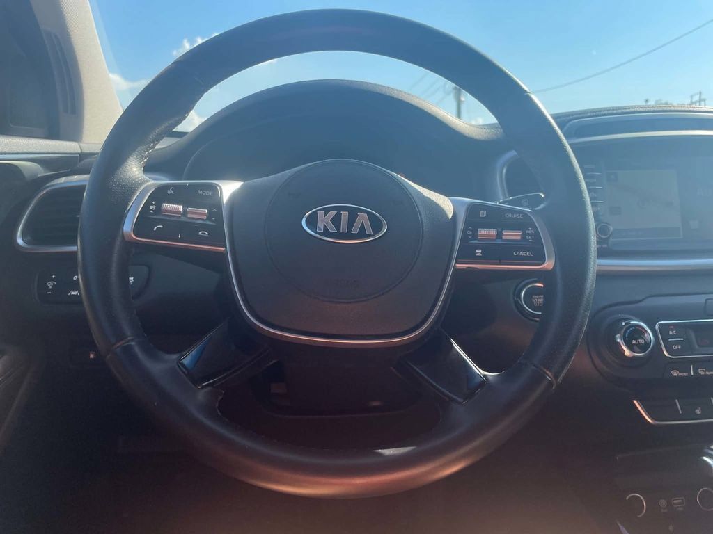 Used 2020 Kia Sorento SX FWD image 11