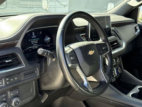Used 2024 Chevrolet Suburban LT image 9