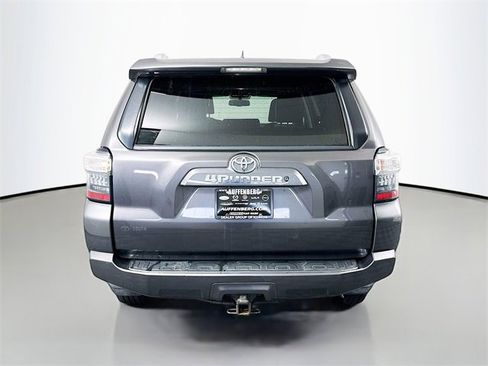 Used 2017 Toyota 4Runner SR5 Premium image 6