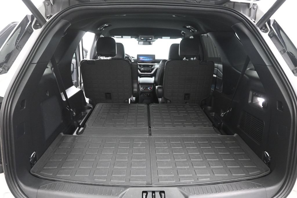 Used 2025 Ford Explorer ST RWD image 23