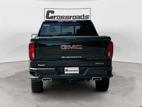 Used 2024 GMC Sierra 1500 AT4 w/ Technology Package image 4