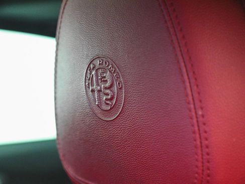 Used 2022 Alfa Romeo Giulia Veloce image 32