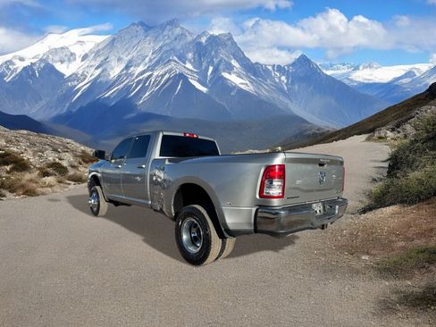 Used 2021 RAM 3500 Big Horn image 3